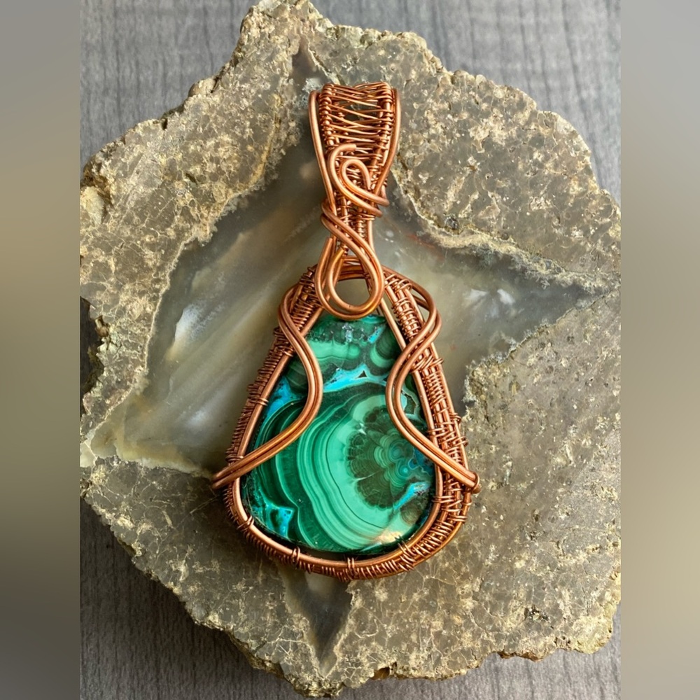 NWOT Genuine Malachite in Chrysocolla Gemstone, Copper Wire Wrap Pendant - Picture 16 of 16